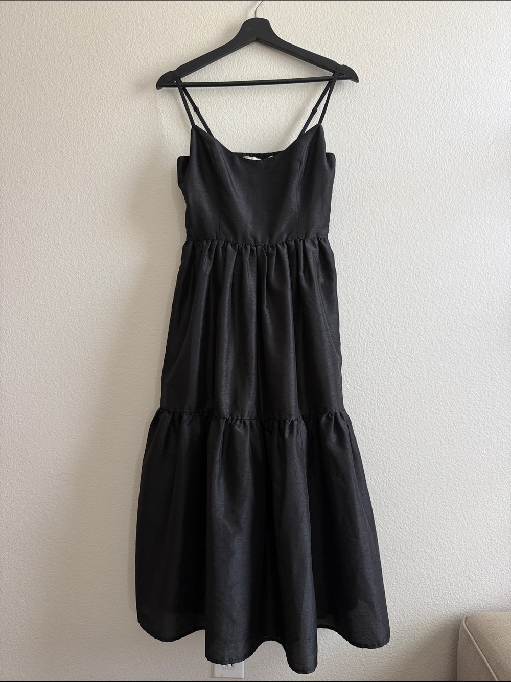 Hutch Black Solid Tiered Midi Spaghetti-Strap Dress